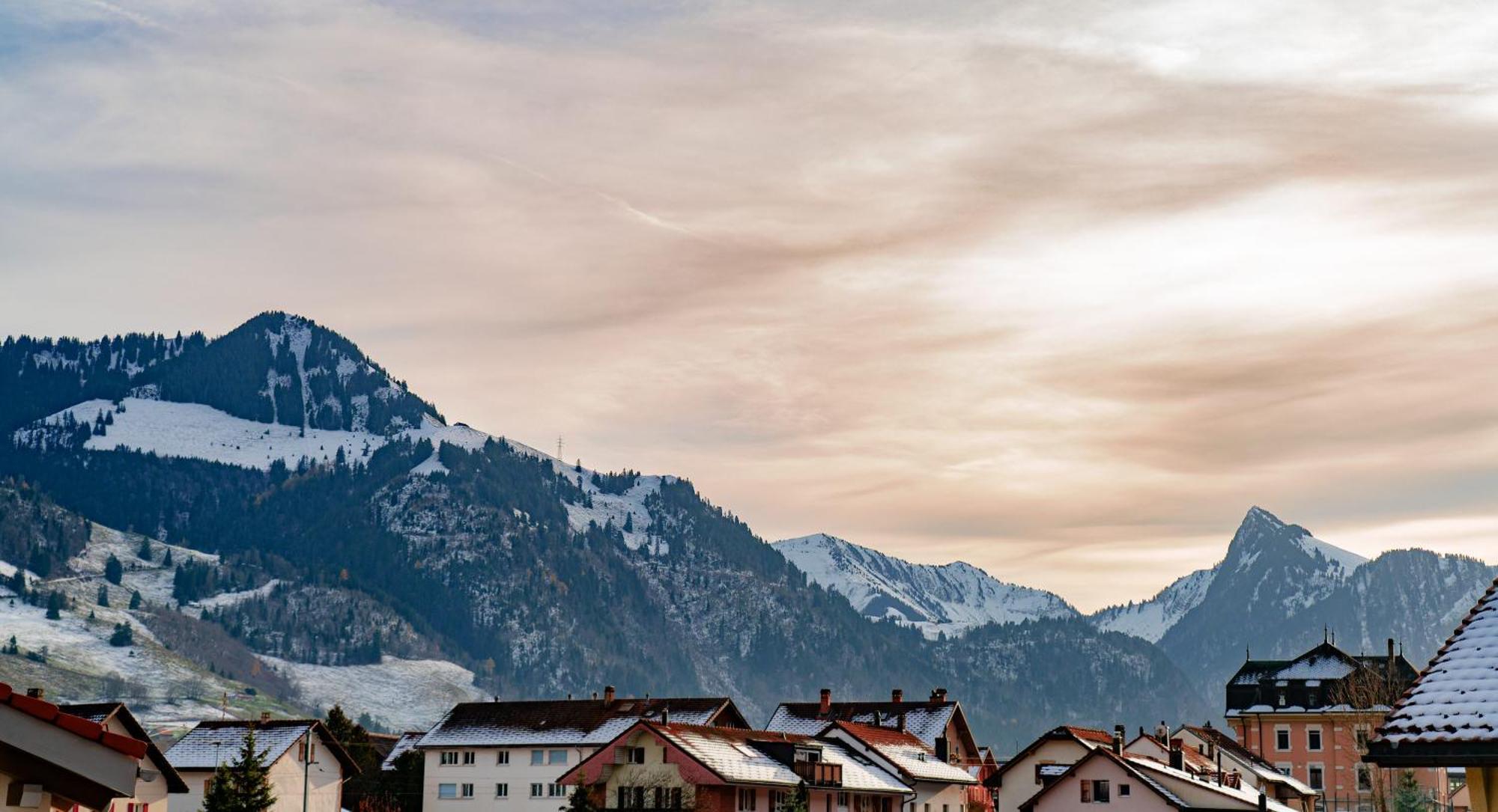 Gruyere Alpes Appartement 3 Chambres Bbq Parking Neirivue Екстер'єр фото
